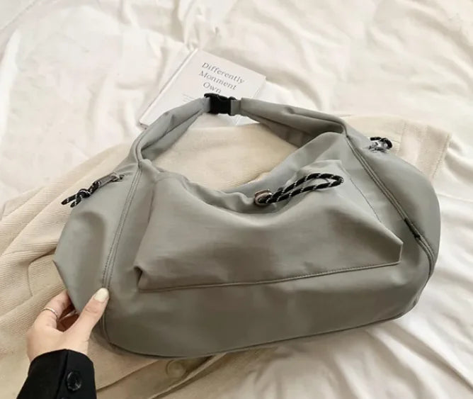 Einfarbige Umhängetasche Große Kapazität Vielseitige Schulter